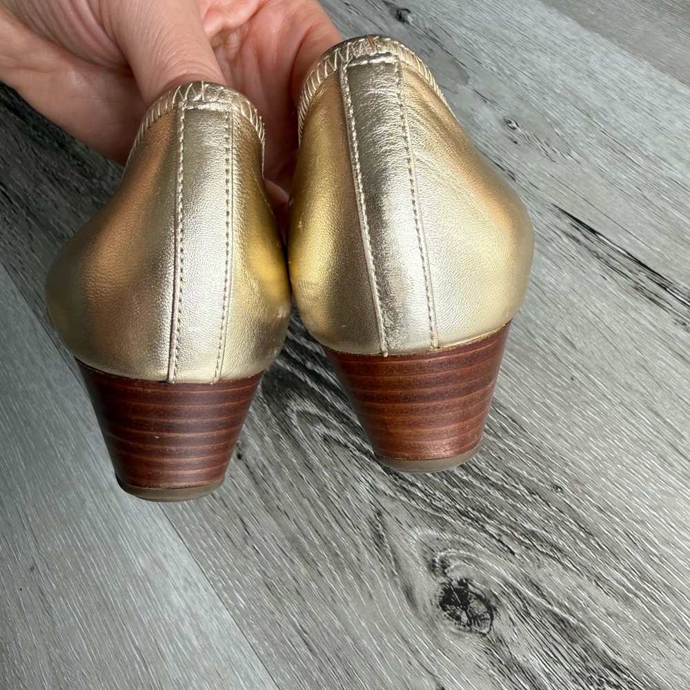 Cole Haan Gold Peep Toe Flats/Wedge Heels, Size 5.5 - Picture 9 of 17
